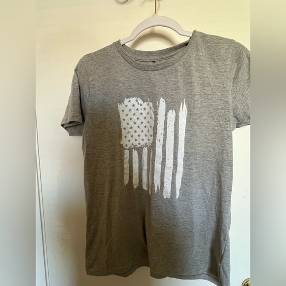 Collette Love Gray Flag Tee T Shirt Size L - Picture 1 of 4